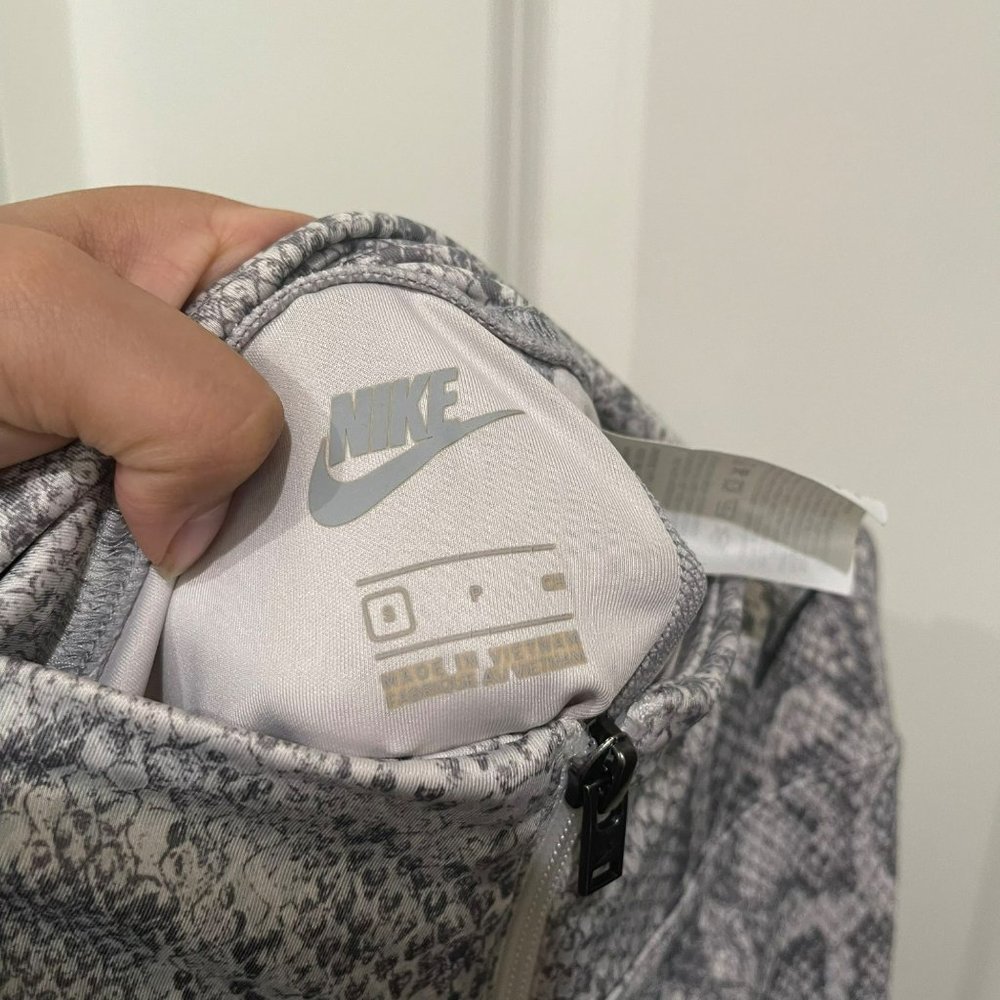 Nike Snakeskin Zip Leggings - Picture 4 of 5